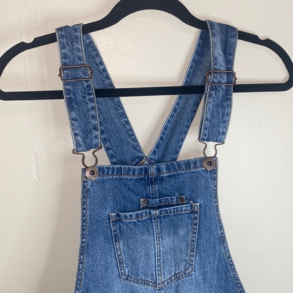 Denim - 🎱Adorable Distressed Jean Overalls!